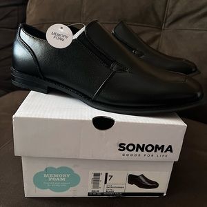 Sonoma Men’s/Boys size 7 memory foam dress loafers